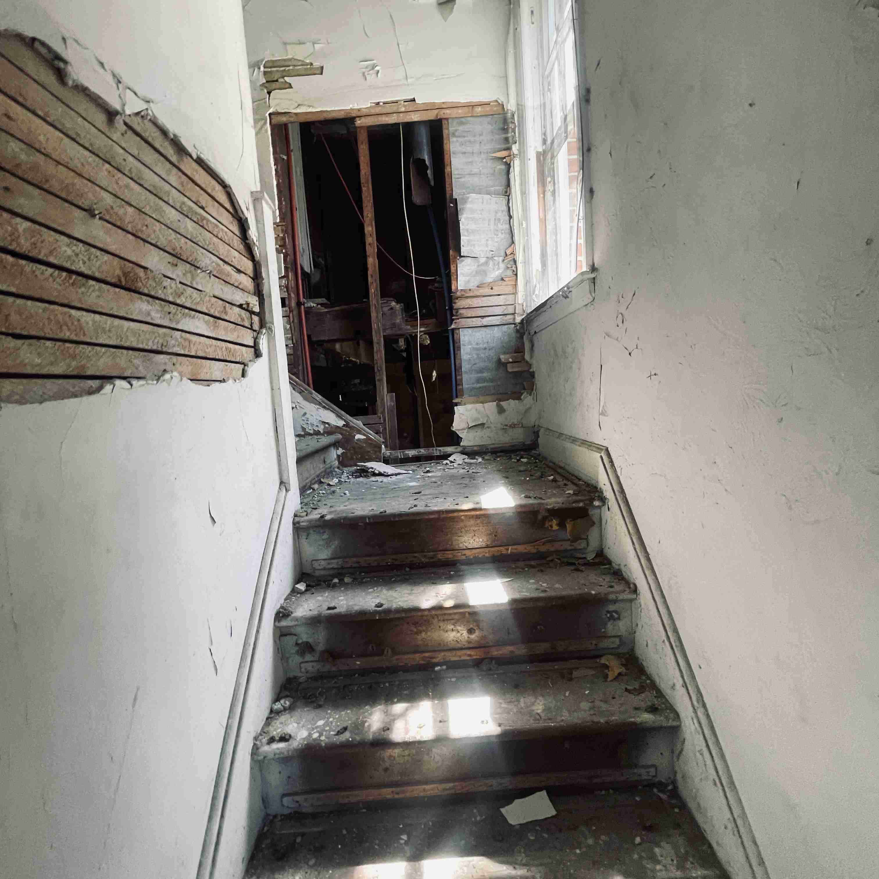 14910 Robson (30).jpg